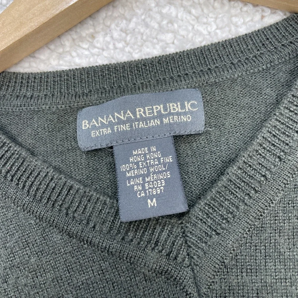 Banana Republic Sweater Mens‎ M Green Extra Fine Merino Wool V-Neck 0780